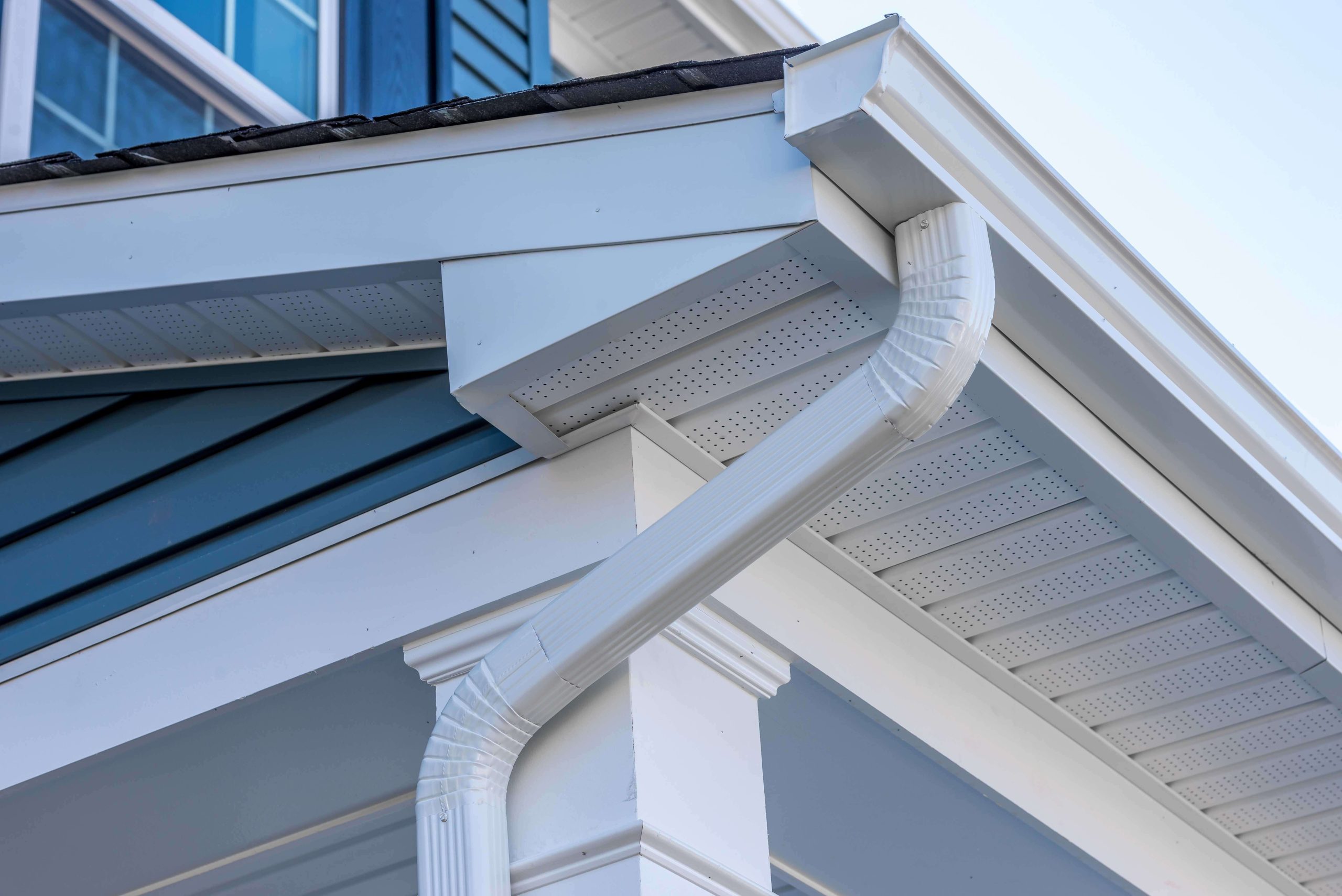 Cheap and durable vinyl gutters installation in Minneapolis